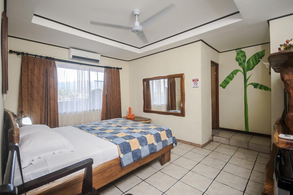 Cadillac Rock Beach Hotel Jacó Δωμάτιο φωτογραφία