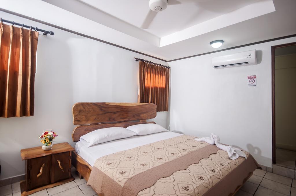 Cadillac Rock Beach Hotel Jacó Δωμάτιο φωτογραφία