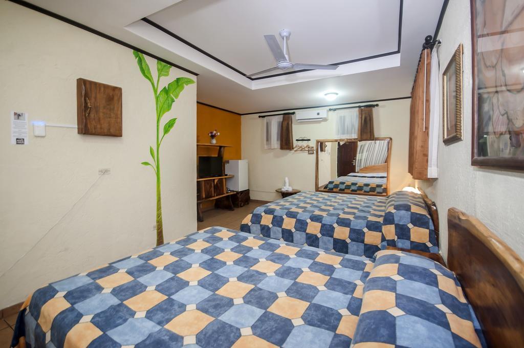 Cadillac Rock Beach Hotel Jacó Δωμάτιο φωτογραφία