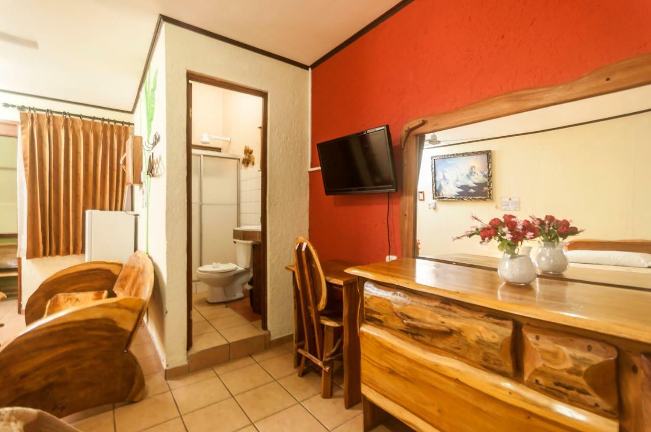 Cadillac Rock Beach Hotel Jacó Εξωτερικό φωτογραφία